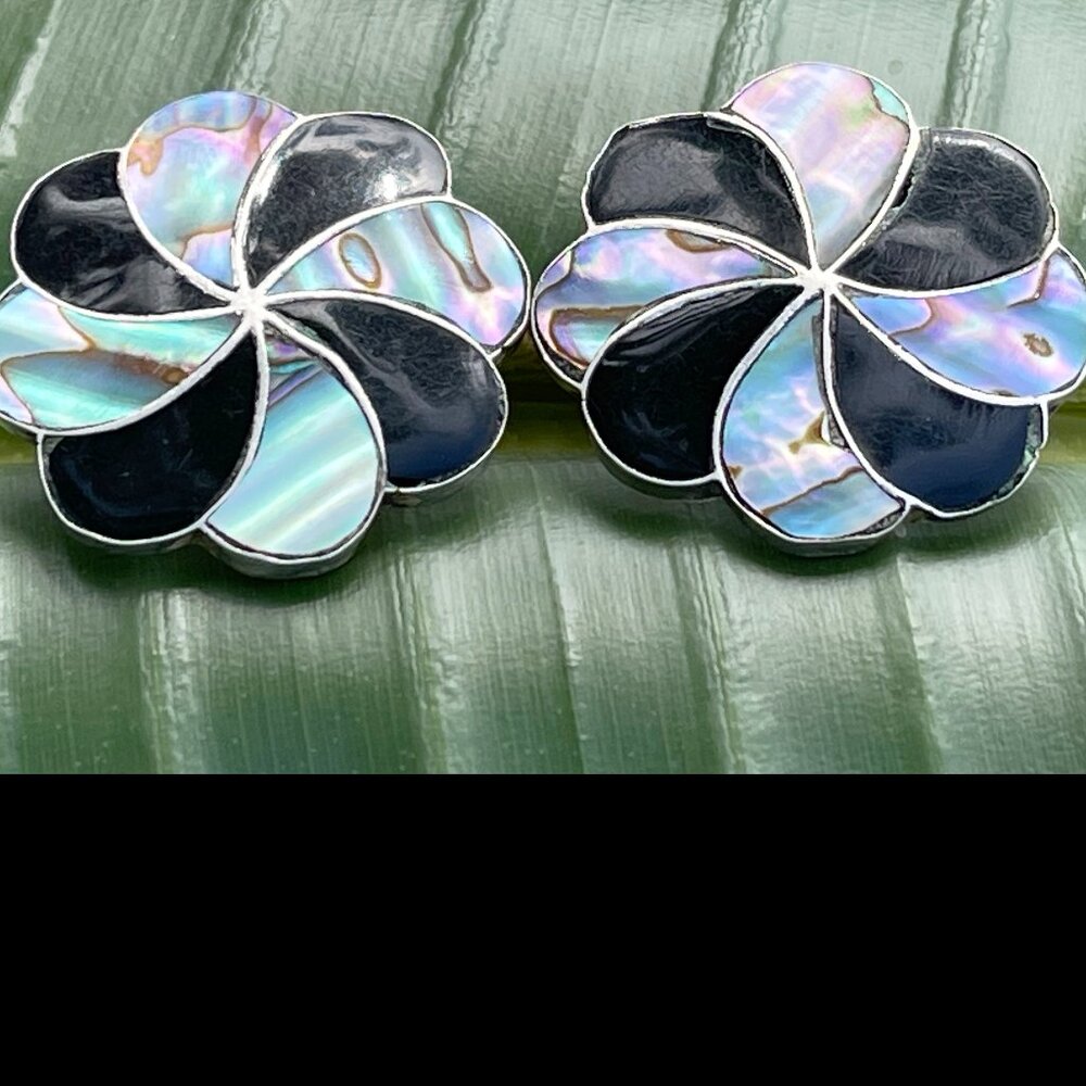 Rare Vintage 1980s Taxco Mexico Abalone & Onyx Pinwheel Earrings – Handcrafted 9